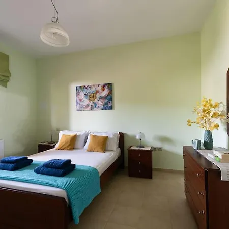 Sandra's Kontokali: ευάερο,ευήλιο διαμέρισμα! Apartamento Kontokali