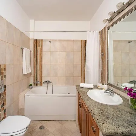 Sandra's Kontokali: ευάερο,ευήλιο διαμέρισμα! Apartamento *